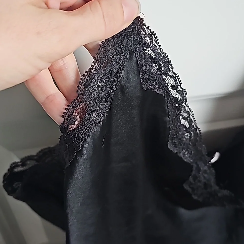 Victoria's Secret Silky Lingerie Top in Black With Lace Women's Size Large EUC - Picture 3 of 8